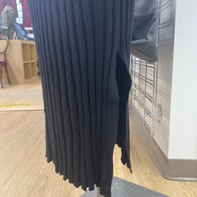 Load image into Gallery viewer, Gap knit skirt M NWT