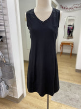 Load image into Gallery viewer, arcteryx zip pocket dress M