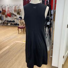Load image into Gallery viewer, arcteryx zip pocket dress M
