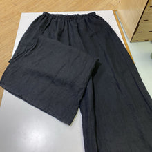 Load image into Gallery viewer, Bryn Walker pull on linen pants M