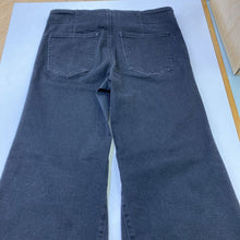 Load image into Gallery viewer, Free People pull on flare jeans 28