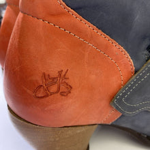 Load image into Gallery viewer, John Fluevog The Porter booties 6.5
