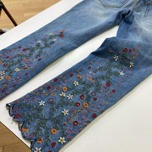 Load image into Gallery viewer, Driftwood Candace jeans 26