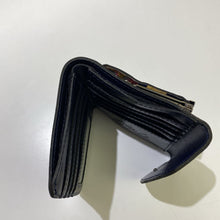 Load image into Gallery viewer, Patricia Nash floral wallet