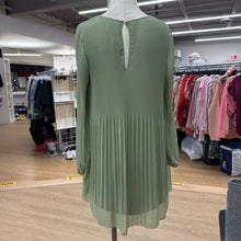 Load image into Gallery viewer, Wilfred pleated flowy dress S
