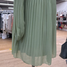 Load image into Gallery viewer, Wilfred pleated flowy dress S