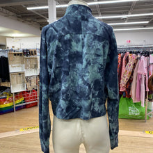Load image into Gallery viewer, Lululemon 1/2 zip top 10