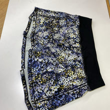 Load image into Gallery viewer, Lululemon skort 6 Tall
