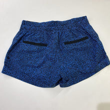 Load image into Gallery viewer, Lululemon pull on shorts 6