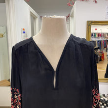 Load image into Gallery viewer, Club Monaco top M