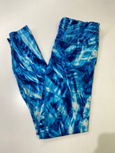 Load image into Gallery viewer, Lululemon leggings 6