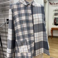 Load image into Gallery viewer, Habitat plaid top M