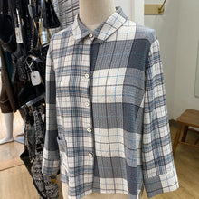Load image into Gallery viewer, Habitat plaid top M