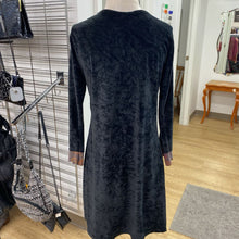 Load image into Gallery viewer, Leopards & Roses Velour XS/S