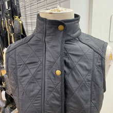 Load image into Gallery viewer, Barbour quilted vest 4