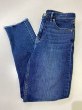 Load image into Gallery viewer, Levis Vintage Slim High Rise jeans 4