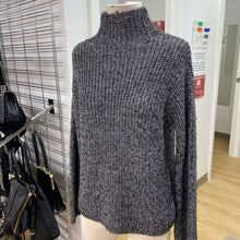 Load image into Gallery viewer, Line metallic sweater XS