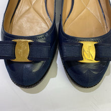 Load image into Gallery viewer, Salvatore Ferragamo flats 9