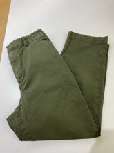 Load image into Gallery viewer, Gap Chino pants 4