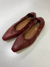 Load image into Gallery viewer, L'intervalle gathered flats 7