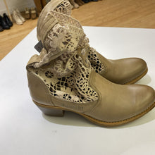 Load image into Gallery viewer, Bunker lace/leather boots NWT 10