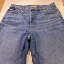 Load image into Gallery viewer, Madewell The Perfect Vintage Straight Jeans 32