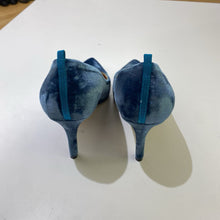 Load image into Gallery viewer, SJP BY SARAH JESSICA PARKER velvet heels 35