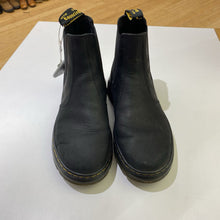 Load image into Gallery viewer, Dr. Martens boots 9