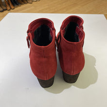 Load image into Gallery viewer, College waterproof suede booties 9