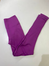 Load image into Gallery viewer, Lululemon compression leggings 6