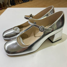 Load image into Gallery viewer, Marc Fisher square toe Mary Janes NWT 9