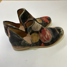 Load image into Gallery viewer, Ateliers velvet shooties 36