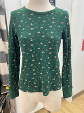 Load image into Gallery viewer, American Eagle floral waffle top M