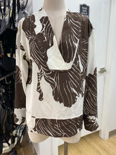 Load image into Gallery viewer, Banana Republic silk top M