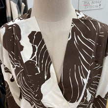 Load image into Gallery viewer, Banana Republic silk top M