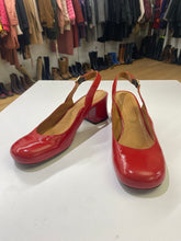 Load image into Gallery viewer, Chie Mihara leather slingbacks 41
