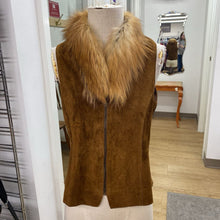 Load image into Gallery viewer, Chico Rodriguez suede/real fur vest Fits S/M