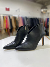 Load image into Gallery viewer, Vince Camuto leather booties 8.5