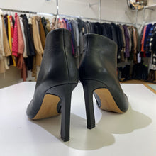 Load image into Gallery viewer, Vince Camuto leather booties 8.5