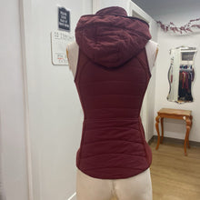 Load image into Gallery viewer, Lululemon quilted vest 2