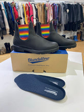 Load image into Gallery viewer, Blundstone Coloured Elastic Sided boots NIB 11(8.5 AUS)