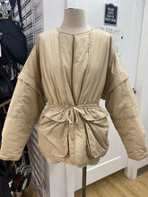 Load image into Gallery viewer, Lululemon zip out sleeves quilted coat M