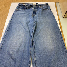 Load image into Gallery viewer, Levis XL Balloon jeans 29