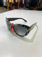 Load image into Gallery viewer, Kate Spade floral frame sunglasses