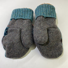 Load image into Gallery viewer, Handmade knit fleece gloves