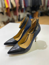 Load image into Gallery viewer, Coach Pumps 8.5