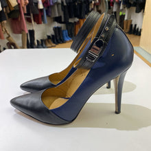 Load image into Gallery viewer, Coach Pumps 8.5