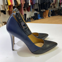 Load image into Gallery viewer, Coach Pumps 8.5