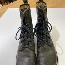 Load image into Gallery viewer, Frye vintage look boots 8