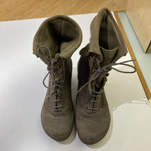 Load image into Gallery viewer, Frye vintage look boots 8